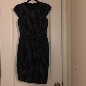 Ann Taylor dress with pockets!